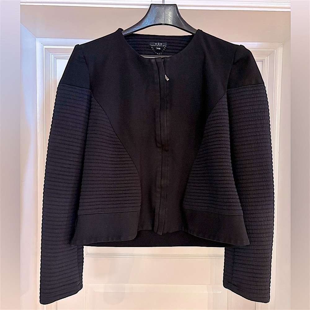 Melanie Lyne Vex Collection | Black Crop Blazer (38)